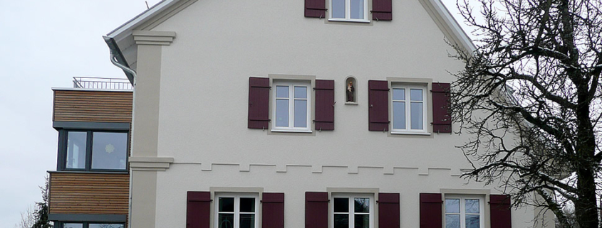 Fassadengestaltung, Lisenen, historische Fassade, Stuckgesims, Fensterfaschen, Fassadenornamente
