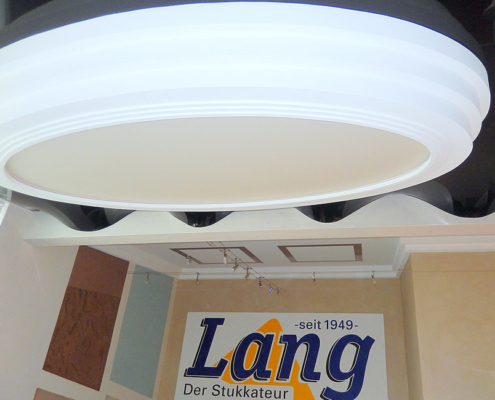 Deckengestaltung, Ausstellung, Lichtdecke, Stuckgesims, Spanndecke, Stuckgips